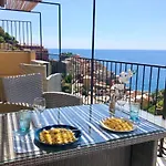 Appartamento L' Attico Giallo Oro Di Giulia *