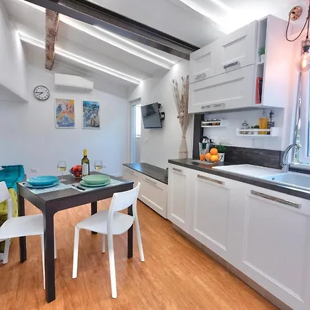 Apartmán L' Attico Giallo Oro Di Giulia Manarola