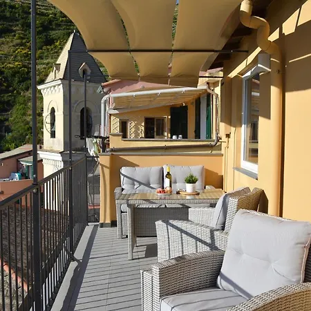 L' Attico Giallo Oro Di Giulia * Manarola