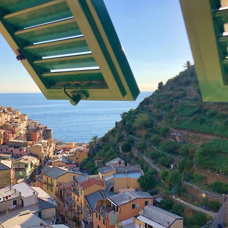 L' Attico Giallo Oro Di Giulia * Manarola