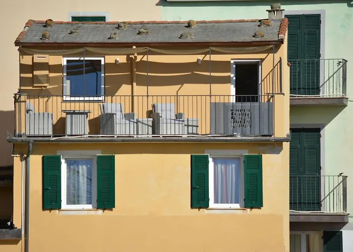 L' Attico Giallo Oro Di Giulia Lejlighed *