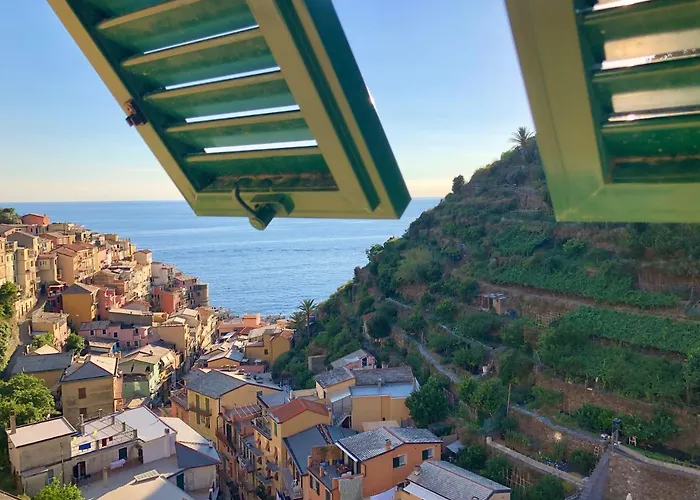 L' Attico Giallo Oro Di Giulia * مانارولا