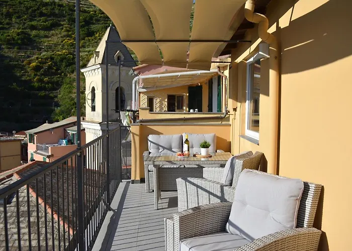 L' Attico Giallo Oro Di Giulia * Manarola